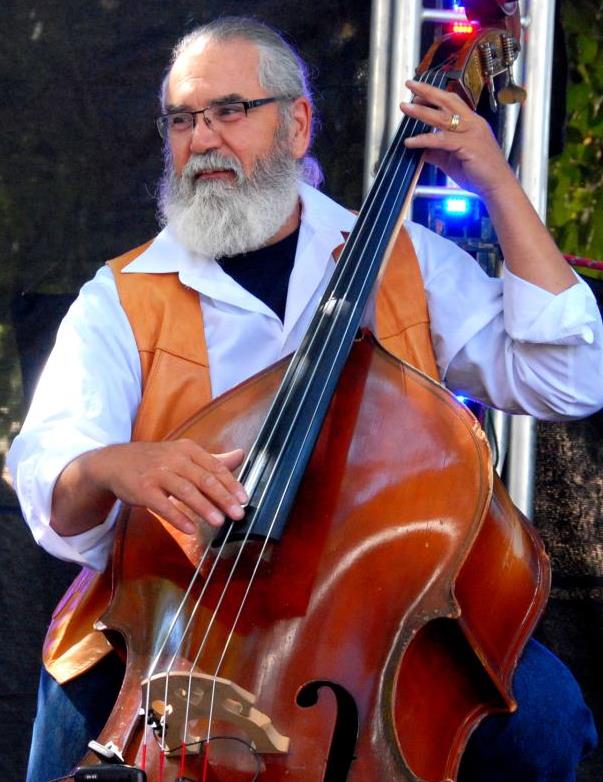 Rafael Estrada, acoustic bass